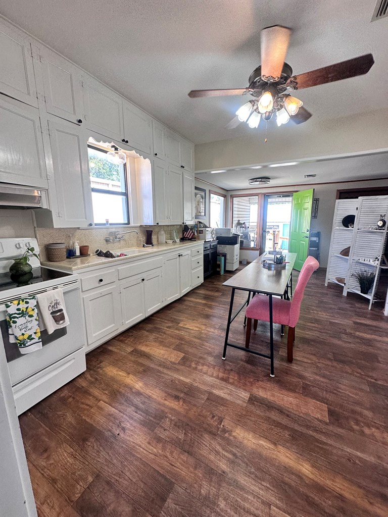 Interior View - Palestine, TX